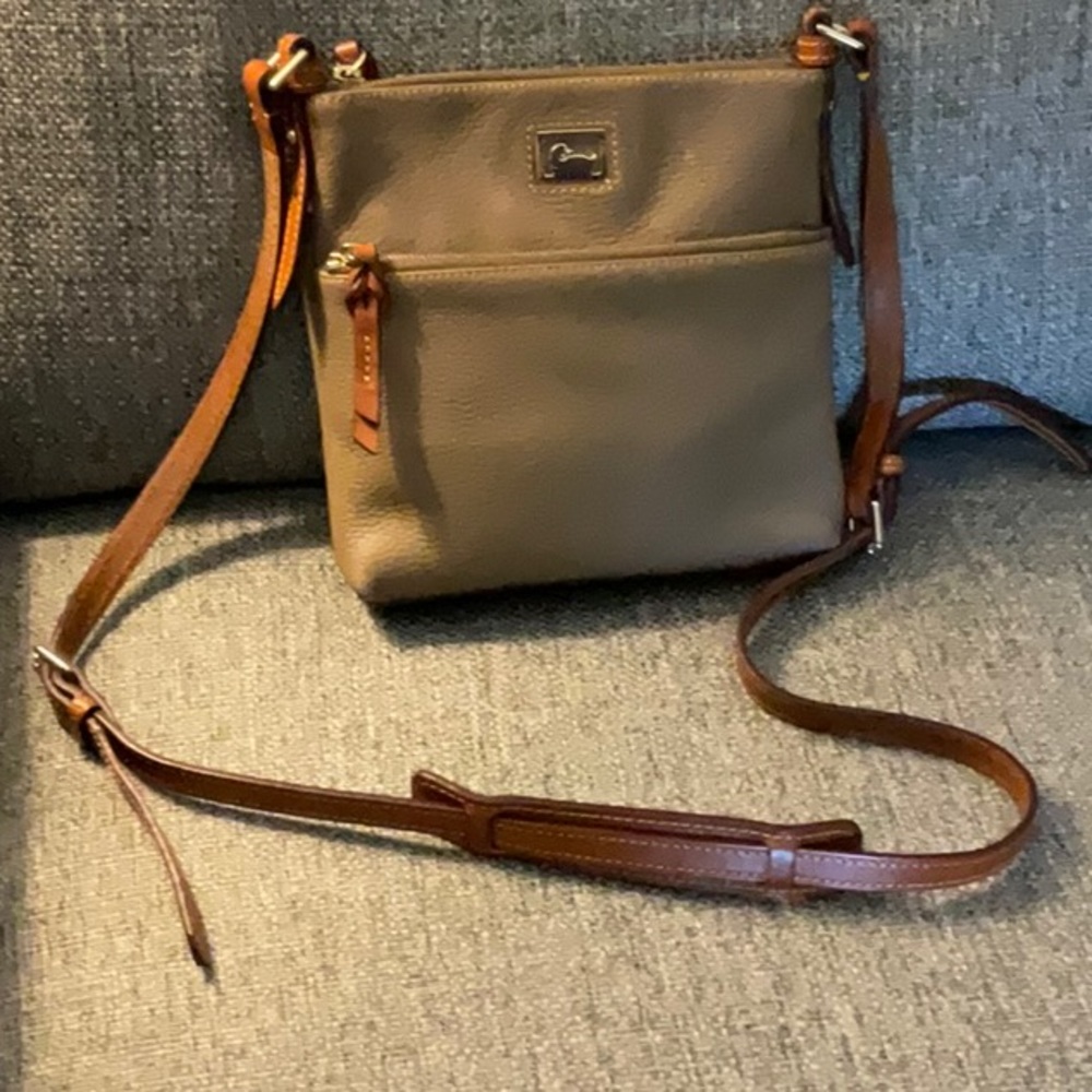 AUTHENTIC DOONEY & BOURKE TAN LEATHER Crossbody - Picture 9 of 10